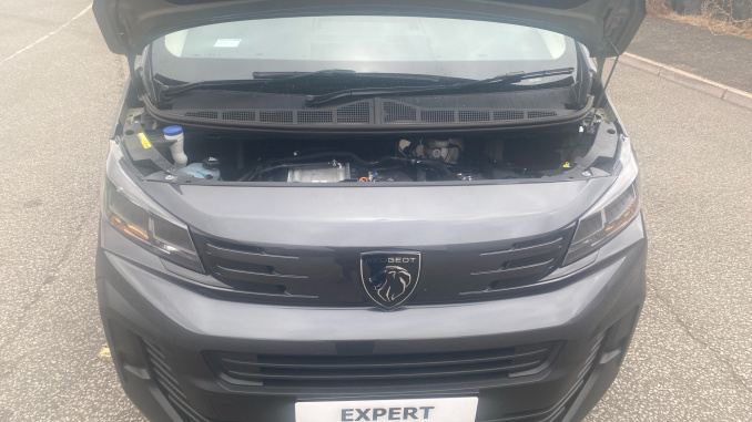 Peugeot Expert M Diesel 2.2 BlueHDi 150 Professional Van - Image 8